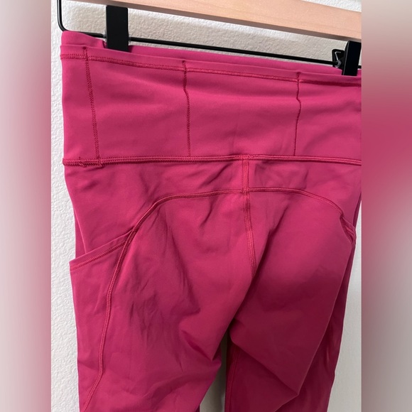 Lululemon Fast Free HR Crop 23” Nulux Size 4 - Picture 4 of 7